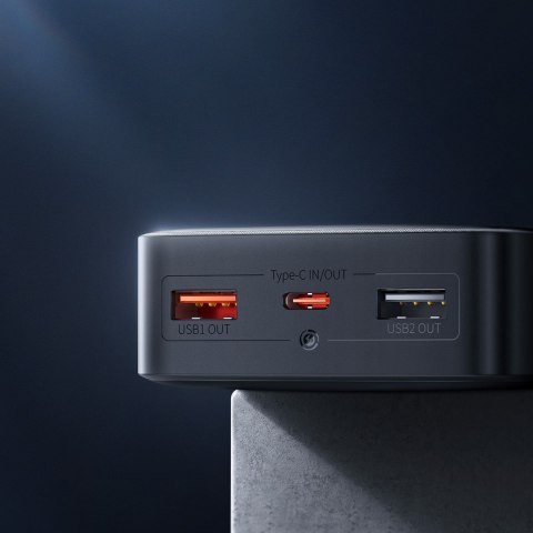 Powerbank 10000mAh USB / USB-C 25W PD QC + kabel USB-C - czarny Powerbank 10000mAh USB / USB-C 25W PD QC + kabel USB-C - czarny