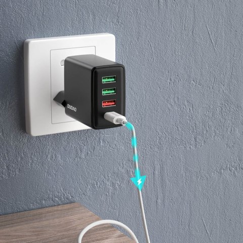 Szybka ładowarka sieciowa 3x USB + 1x USB-C 20W PD QC 3.0 czarny Szybka ładowarka sieciowa 3x USB + 1x USB-C 20W PD QC 3.0 czarny