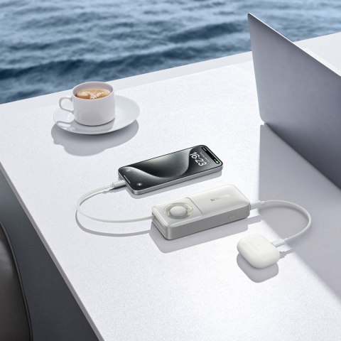 Powerbank Free2Pull 10000mAh 30W z portem USB-C i rozwijanym kablem USB-C - szary Powerbank Free2Pull 10000mAh 30W z portem USB-C i rozwijanym kablem USB-C - szary