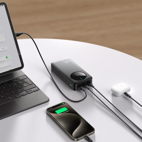 Powerbank JR-PBF14 20000mAh 2.4A 2x USB-A 1x USB-C - czarny Powerbank JR-PBF14 20000mAh 2.4A 2x USB-A 1x USB-C - czarny