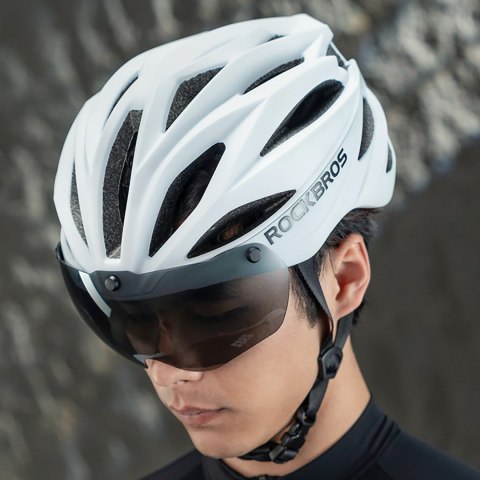 Kask rowerowy z szybką odpinanymi okularami z filtrem UV unisex - biały mat Kask rowerowy z szybką odpinanymi okularami z filtrem UV unisex - biały mat
