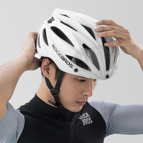 Kask rowerowy z szybką odpinanymi okularami z filtrem UV unisex - biały mat Kask rowerowy z szybką odpinanymi okularami z filtrem UV unisex - biały mat