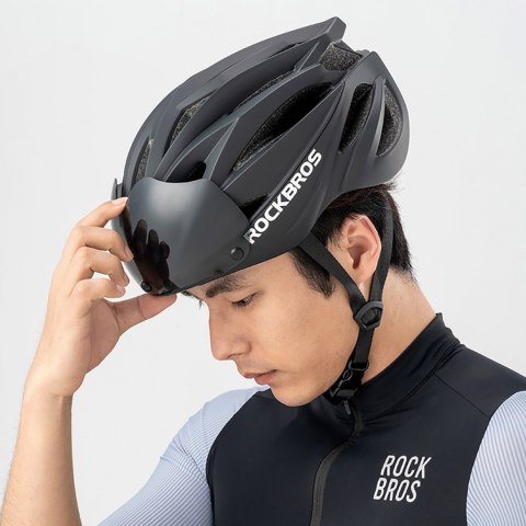 Kask rowerowy z szybką odpinanymi okularami z filtrem UV unisex - czarno brązowy Kask rowerowy z szybką odpinanymi okularami z filtrem UV unisex - czarno brązowy