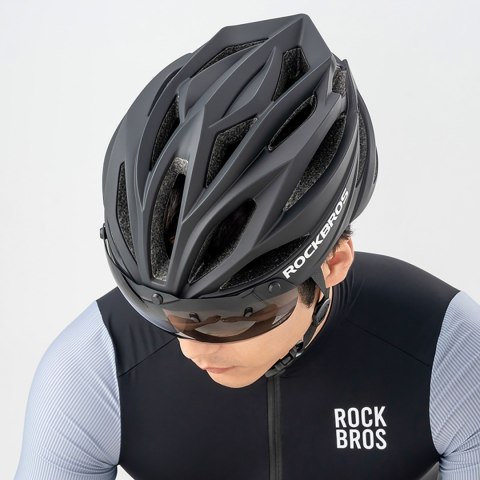 Kask rowerowy z szybką odpinanymi okularami z filtrem UV unisex - czarno brązowy Kask rowerowy z szybką odpinanymi okularami z filtrem UV unisex - czarno brązowy