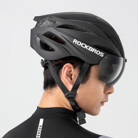 Kask rowerowy z szybką odpinanymi okularami z filtrem UV unisex - czarny Kask rowerowy z szybką odpinanymi okularami z filtrem UV unisex - czarny
