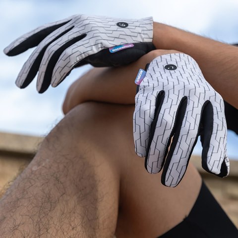 Rękawiczki sportowe rowerowe pełne wiosenno-letnie rozmiar M - biało-czarne Rękawiczki sportowe rowerowe pełne wiosenno-letnie rozmiar M - biało-czarne