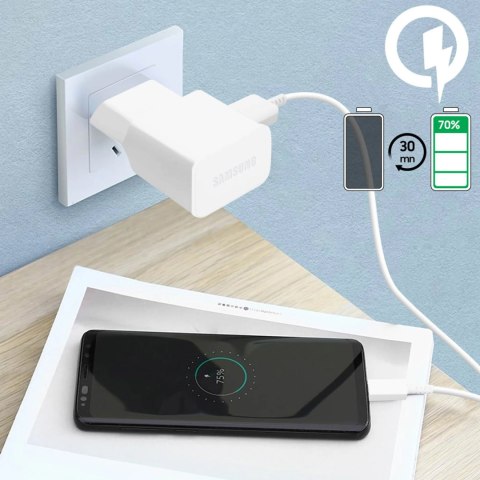 Ładowarka sieciowa Samsung USB-A 15W z kablem USB-A - USB-C - biała Ładowarka sieciowa Samsung USB-A 15W z kablem USB-A - USB-C - biała